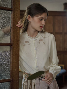 Color: Off-White
Style: Casual
Pattern Type: Hollow Rose Embroidered, Lace
Neckline: Round Neck
Length: Regular
Sleeve Length: Long Sleeve
Sleeve Type: Regular Sleeve
Fit Type:    Regular Fit
Composition: 100% Lyocell Floral Embroidery Long Sleeve Blouse For Daywear, Long Sleeve Blouse With Floral Embroidery For Daywear, Feminine Long Sleeve Embroidered Blouse, Feminine Long Sleeve Embroidered Tops, Outfit Classy, Pre Fall Collection, Lace Neckline, Classy Chic, Feminine Outfit