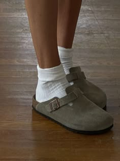 Birkenstock Clog, Boston Clogs, Dr Shoes, Fall 23, Casual Nails, Shoe Wishlist, Clothing Pieces, Shoe Inspo