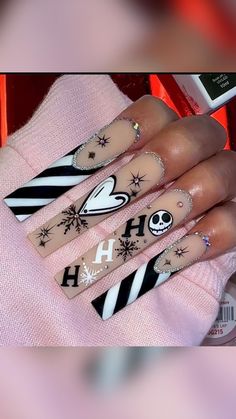 Nightmare Before Christmas Acrylic Nails, Acrylic Nails Winter, Christmas Nail Designs Acrylic, Nails With Bling, Christmas Acrylic Nails, Coffin Tips, Nails Long Square, Christmas Press On Nails, Nightmare Before Christmas Nails