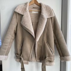 Zara Women’s Shearling and Suede Faux Aviator Jacket Twice Soft, Cool Jackets, H&m Women, Light Tan, Zagreb, Shearling Jacket, Biker Jacket