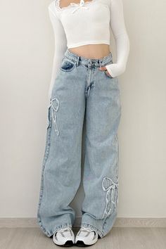 Jeans With Bows, Korean Fashion Blue, Ribbon Jeans, Thrifted Pants, Oversize Pants, Bow Jeans, Jean Trousers, Adrette Outfits, Korean Jeans