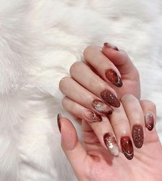 Maroon Nail Art Ideas, Red Nail Art Designs Wedding, Nail Art Maroon Glitter, Nail Art Lamaran, Red Engagement Nails, Nail Art Pengantin, Prewedding Nails