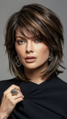 Layers In Short Hair, Mens Short Messy Hairstyles, Layers For Short Hair, Trendy Medium Length Haircuts, Short Layered Hairstyles, Shoulder Length Layered Hair, Hair Cuts With Layers, Girls Short Haircuts, Stylish Hairstyles