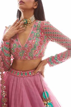 Pink Blouse For Lehenga, Trendy Lehenga Blouse Designs, Pink Lehenga Blouse Designs, Pink Blouse Designs For Lehenga, Lehariya Lehenga Designs, Different Blouse Designs For Lehanga, Blouses For Lehenga, Lehenga Blouse Ideas, Lehanga Blouses Modern