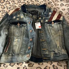 Fall Denim Jacket With Star Patch, Fall Denim Jacket With Star Patch And Long Sleeves, Americana Style Long Sleeve Outerwear For Fall, Americana Style Long Sleeve Fall Outerwear, Fall Americana Denim Jacket, Fall Americana Style Denim Jacket, Tan Denim Jacket, Brown Jean Jacket, Rose Embroidered Jeans