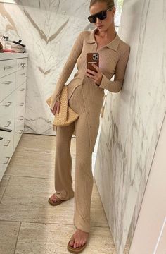 Beige Outfit, Huntington Whiteley, Looks Street Style, Rosie Huntington Whiteley, Outfit Combinations