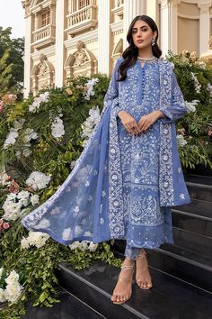 Pakistani Party Wear with Floral thread Work Latest Pakistani Party Wear, Chiffon Sleeves, Pakistani Fashion Party Wear, Desi Clothes, Pakistani Salwar Kameez, Embroidered Chiffon, Chiffon Dupatta, Ladies Clothing, Indian Clothes