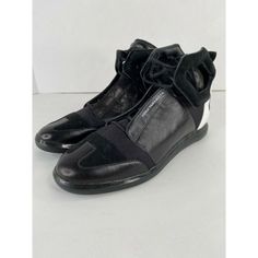 Y-3 Yohji Yamamoto Men Shoes Us Size 6 Uk 6 Black White Hi Top Rare Authentic. Condition Is Pre-Owned. Shipped With Usps Priority Mail. 100% Authentic Rare Yohji Yamamoto’s Y 3 D70 Yohji Yamamoto Men, Y 3 Yohji Yamamoto, Hi Top, Yohji Yamamoto, All Black Sneakers, Athletic Shoes, Men's Shoes, Black White, Man Shop