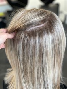 Highlights And Lowlights Blonde Straight Hair, Hair Highlights And Lowlights Blonde, Blonde Highlights On Straight Hair, Blended Blonde Balayage, Blended Blonde, Beige Blond, Summer Blonde Hair