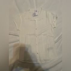 Old Navy Short Sleeve White Blouse For Girls Size 6-7 New With Tags Plain Collared Tops For Spring, White Collared Plain Blouse, White Button-up Plain Top, White Plain Button-up Top, Short Sleeve White Blouse, Floral Peasant Blouse, White Short Sleeve Blouse, Tiered Tops, Navy Blue Blouse