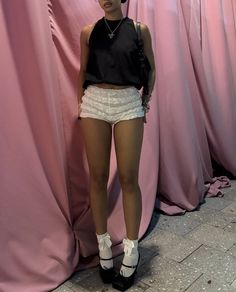 Ruffle Shorts Outfit, Mia 3, Shorts Outfit, Style Streetwear, Spring Summer Fashion, Aesthetic Clothes