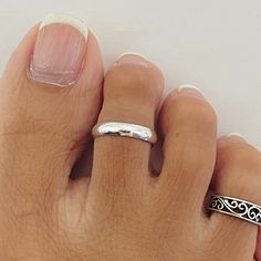 925 sterling silver Height: 3mm Can be worn: on multiple fingers, midi ring, toe ring Leg Finger Ring, Toes Ring Silver, Toe Ring Designs, Silver Bridal Jewellery, Legs Ring, Sterling Silver Toe Rings, Silver Heart Ring, Silver Toe Rings, Plain Bands