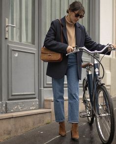 Brown Boots Outfit, Looks Jeans, Style Parisienne, Winter Mode, Outfit Inspo Fall, Mode Inspiration, Office Outfits