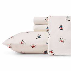 the sheet set has skis on it