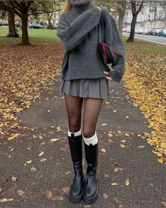 🍂 ليلو وستيتش, 00s Mode, Rok Outfit, Neue Outfits, Trendy Fall Outfits, Looks Black, Skirt Mini