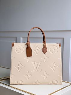 Size: Standard Size It comes with Dust box, Care manual, Tag, and Paper bag. Luis Viton, Cheap Louis Vuitton Bags, Girly Bags, Bag Ideas, Fashion 2024, Beauty Ideas, Vuitton Bag, Clothing Ideas, New Handbags