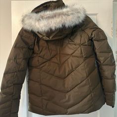 Nwt Womens Columbia Puffer Jacket Coat Parka W/ Omiheat & Detachable Fur Hood *Brown/Army Green Colored *Originally Cost $230 + Tax *Large *Never Worn / New With Tags Weatherproof Fitted Hooded Outerwear, Fitted Weatherproof Hooded Outerwear, Fitted Outerwear With Detachable Hood For Outdoor Activities, Fitted Winter Outerwear For Outdoor, Cold Weather Fitted Insulated Outerwear, Fitted Puffer Outerwear For Outdoor, Insulated Fitted Outerwear For Cold Weather, Fitted Insulated Outerwear For Cold Weather, Fitted Weatherproof Outerwear For Outdoor