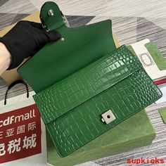 Size: Standard Size It comes with Dust box, Care manual, Tag, and Paper bag. Isle Of Man, Caribbean Netherlands, Monaco, Gucci Bag, Fashion Statement, Luxury Bags, Paper Bag, Clutch Bag, Mindfulness