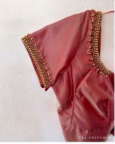 New Aari Work Blouse Designs 2024, Sungudi Saree Blouse Designs, Blouse Beads Work Simple, Simple Aariwork Blouse Design, Aari Simple Designs, Blouse Beads Work, Short Sleeve Blouse Designs Saree, Simple Hand Work Blouse Designs