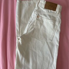 Never Worn H&M Cream Jeans Classic White Everyday Bottoms, Classic White Bottoms For Everyday Wear, Trendy White Bottoms From H&m, Trendy White H&m Bottoms, White Cotton Bottoms By H&m, Casual White H&m Bottoms, Cream Jeans, M Jeans, H&m Jeans