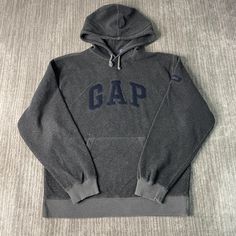 Vintage 2000s Gap Spell Out Stitched Embroidered Basic Essential Streetwear Grey Graphic Fleece Hoodie Medium Mens Condition:  Excellent Used Condition  = No Flaws Measurements: Please see photos above for all measurements IF YOU BUY TWO OR MORE ITEMS USE THE CODE BUNDLE @ CHECK TO SAVE 20% WE SHIP WITHIN 24 HOURS AFTER PURCHASE! Please be aware that we do not offer free returns!! The Buyer is responsible for the cost of the return label.  Follow us on TikTok & Instagram @findsnostalgic and tag Gray Long Sleeve Hoodie With Embroidered Logo, Winter Long Sleeve Hoodie With Embroidered Logo, Gray Winter Hoodie With Embroidered Logo, Gray Embroidered Logo Sweatshirt For Winter, Winter Gray Sweatshirt With Embroidered Logo, Winter Fleece Sweatshirt With Embroidered Logo, Gap Hoodie, 1990s Fashion, Vintage 2000s