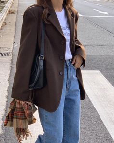 Brown Blazer Outfit, Brown Blazer, Fashion Mistakes, Brown Jacket, Mode Inspo, Blazer Outfits, Autumn Outfit, 가을 패션