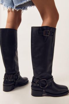 Down here. Feel comfortable and confident in our knee high boots, made in high quality real leather, with a buckle strap, made in high quality real leather. Pairs well with mini dresses and shorts for summer looks that will take you from casual days out to festival weekends to happy hour catch ups, and with jeans or leather pants in winter. Tarnished Leather Buckle Harness Knee High Boots High Quality Real Leather Unique Harness Accent Statement Knee High Length Buckle Strap Accent Easy Pull-On Design Shorts For Summer, Oasis Fashion, Boots High, Leather Buckle, Days Out, Fashion Face, Mini Dresses, Summer Shorts, Boot Shoes Women