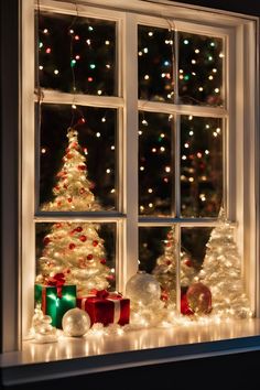 Christmas Window Lights to Frame Holiday Artwork Windows Christmas, Window Lights, Christmas Window Lights, Lights Ideas, Holiday Artwork, Interior Display, Window Light, Christmas Window, Elegant Interiors