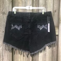 Nwt Black High Waisted Frayed Hem Denim Shorts. Embroidered White Flames On Back Pockets. Zip Fly. 12 1/2” Rise. 2 1/2” Inseam. Waist Is 18” Laying Flat. Punk, Goth. White Flames, Floral Denim Shorts, Cuffed Denim Jeans, Lace Denim Shorts, Culotte Shorts, Pink Trousers, Black High Waisted Shorts, Black Jean Shorts, High Waisted Jean Shorts