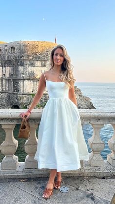 Elegant Feminine Seductive Style, Graduation Guest Outfit, Look Shein, Fall Family Photo Outfits, Mommy Outfits, White Look, Elegant Feminine, Modern Feminine