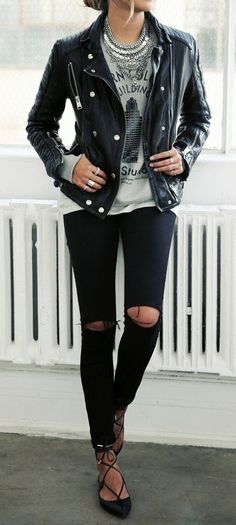 Jeans Trend, Lace Up Flats, Rocker Chic, Cooler Look, Outfit Trends, Trend Fashion, Casual Black, Mode Inspiration, Outfit Casual