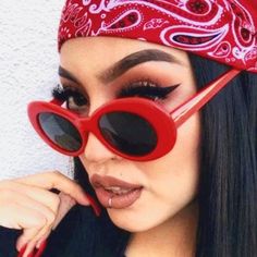 Look Hip Hop, Hip Hop Sunglasses, Sunglasses For Your Face Shape, Women Looks, Glasses Ideas, Bandana Girl, Estilo Cholo, Sunglasses Women Aviators, Oval Sunglasses