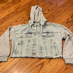 Great Condition Never Worn Trendy Hooded Denim Jacket, Trendy Light Wash Hooded Denim Jacket, Forever 21 Denim Jacket With Pockets For Winter, Winter Denim Jacket By Forever 21, Forever 21 Casual Denim Outerwear, Casual Denim Outerwear From Forever 21, Light Denim Jacket, Black Jean Jacket, Hooded Denim Jacket