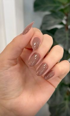 Light Chocolate Nails, Nail Ideas Light Brown, Light Brown Manicure, Light Brown Nails Almond, Muted Brown Nails, Pinky Brown Nails, Mocha Color Nails, Light Brown Gel Nails, Nails For Light Skin Color