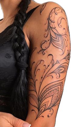 Stylist Tattoos Tiny Wrist Tattoos, Free Hand Tattoo, Feminine Tattoo Sleeves, Geniale Tattoos, Leg Tattoos Women, Shoulder Tattoos For Women, Floral Tattoo Design, Stylist Tattoos, Classy Tattoos