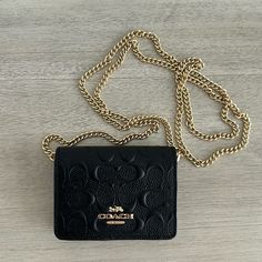 Coach Mini Wallet on a Chain. Black/Gold Mini Wallet Coach, Mini Coach Bag, Coach Wallet Aesthetic, Black And Gold Purse, Coach Mini Wallet, Coach Mini Bag, Lit Outfits, Coach Wallet