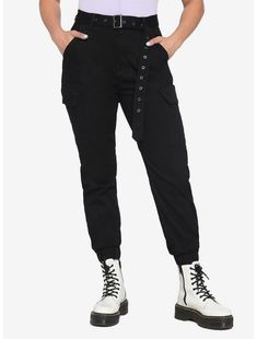 Black Cargo Pants Black Eboy, Cool Clothes For Girls, Hot Topic Store, Music Inspired Fashion, Tie Dye Girl, Black Widow Movie, Cool Girl Outfits, Fandoms Unite, Vintage Band Tees