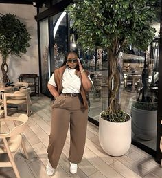 Instagram Aesthetic Fashion, Cute Professional Outfits, Fashionable Work Outfit, Professional Outfits Women, Stylish Work Attire, Effortlessly Chic Outfits, Business Casual Outfits For Work, Elegante Casual, Casual Work Outfit