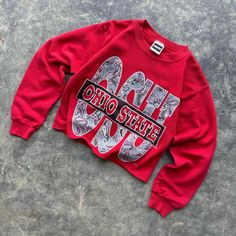 Vintage 00's Ohio State Buckeyes Custom Crop Cropped Crewneck Sweatshirt  Size approximately Small 18" x 20" Good Shape overall  Great Graphic    Any questions just reach out! Ohio State Apparel, Ohio State Outfit, Cropped Crewneck, Ohio State Buckeyes, Ohio State, Crop Tops Women, Crewneck Sweatshirt, Vintage 90s, Ohio