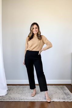 Closet staples via pumps and push-ups blog | crewneck sweater | cashmere sweaters for petites Smart Casual Work Attire, Curvy Work Outfit, Spring Office Outfits, Timeless Closet, October Outfits, Casual Work Attire, Formal Wear Women, Office Casual Outfit, Office Outfits Women