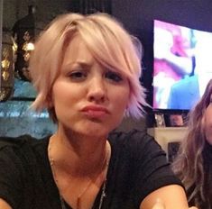 Choppy Short Hairstyles, Fine Flat Hair Haircuts Short, Growing A Pixie Into A Bob, Kaley Cuoco Short Hair, Long Pixie, Kaley Cuoco, Good Hair Day, Pixie Hairstyles