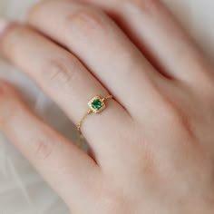 Ring Aesthetic Grunge, Rings Aesthetic Gold, Ring Styles Engagement, Vintage Rings Gold, Grunge Ring, Engagement Rings Simple, Gold Ring Jewelry, Couple Ring Design, Ring Aesthetic