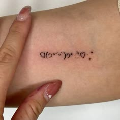 a woman's arm with a tattoo on it that reads, do not disturb