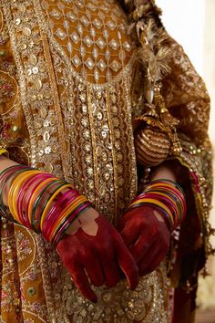 Organza Gharara, Mohsin Naveed Ranjha, Pakistani Mehndi Dress, Pakistani Mehndi, Dupatta Border, Formal Saree, Fuchsia Wedding, Mehndi Dress, Velvet Shawl