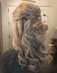 Half Pony Hairstyles, Half Pony, Mother Of The Groom Hairstyles, Pony Hairstyles, Wedding Hair Half, Pageant Hair, Simple Prom Hair, Prom Hairstyles For Long Hair