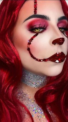 Maquillage Halloween Simple, Women Angel, Halloween Makeup Clown, Creepy Halloween Makeup, Cute Halloween Makeup, Halloween Makeup Pretty, Cool Halloween Makeup, Halloween Eye Makeup