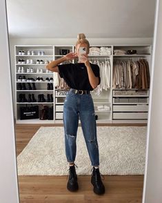 Jeans Pants Women, Harem Jeans, Carrot Pants, Blue Trousers, Trouser Style, Todays Outfit, Short En Jean, Edgy Outfits, Y2k Streetwear