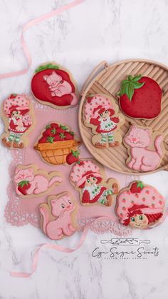 Strawberry Shortcake Baking Cartoon, Strawberry Shortcake Custard Cat, 80s Strawberry Shortcake, Birthday Party Cookies, Shortcake Cookies, Cookies Strawberry, Sweet Baby Shower Ideas, Strawberry Shortcake Cookies