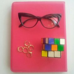 9 FASHIONABLE FINDS FROM HILL ROAD, #BANDRA - If you’re the one who follows #fashion, you know you’ve gotta have a neon neckpiece to pair up with your #shirt! #shopping #style #passion Ipad Pink, Pink Rings, Knotted Shirt, Rubik's Cube, Traditional Wear, Cat Eye Glasses, Color Therapy, Eye Glasses, Flower Dresses