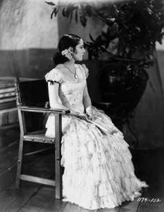 Latino Actors, Lupe Velez, Mexico Fashion, Vintage Hollywood Glamour, Mexican Actress, Vintage Stars, Latina Fashion Outfits